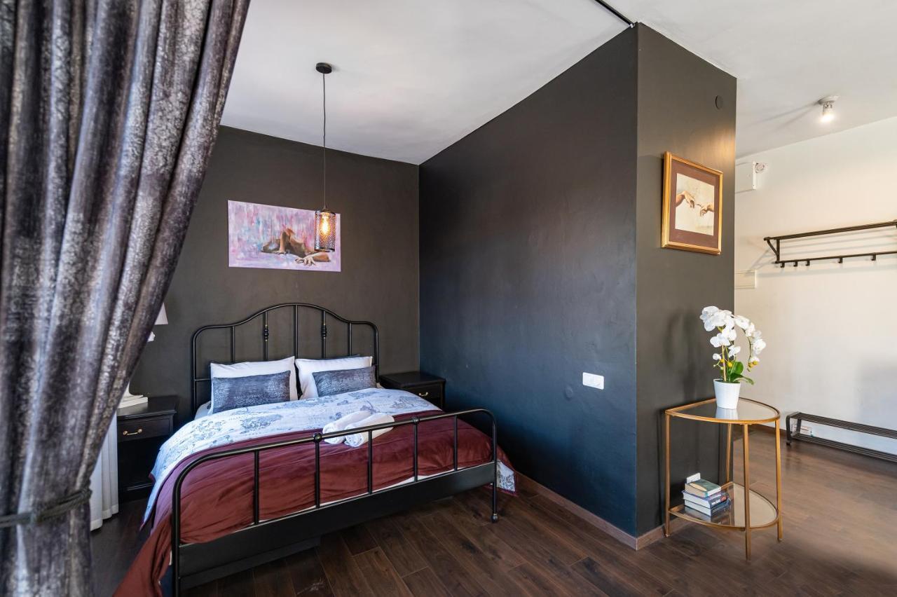 Retro Studio Old Town Apartment By Hostlovers Kaunas Eksteriør billede