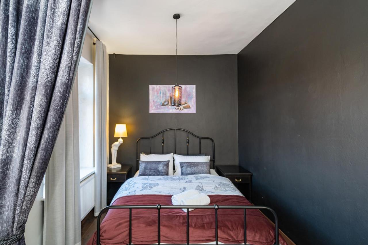 Retro Studio Old Town Apartment By Hostlovers Kaunas Eksteriør billede